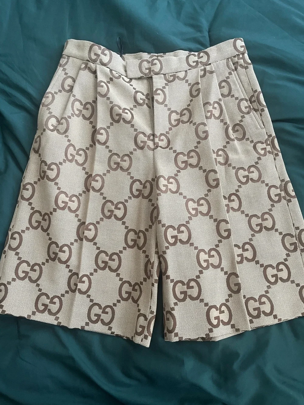 Gucci Tan GG Monogram Pleated Bermuda Shorts size 50 / L